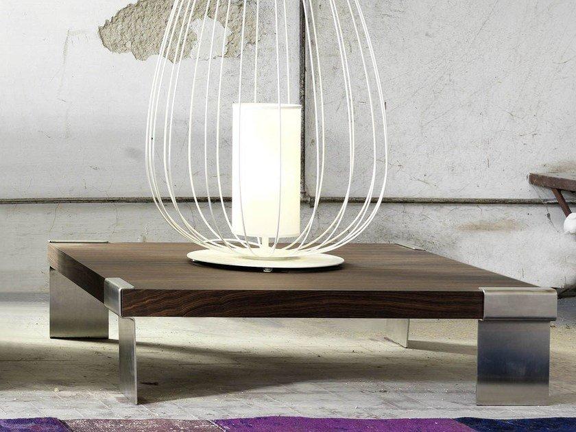 Low wood veneer coffee table for living room | Izu by Domingo salotti