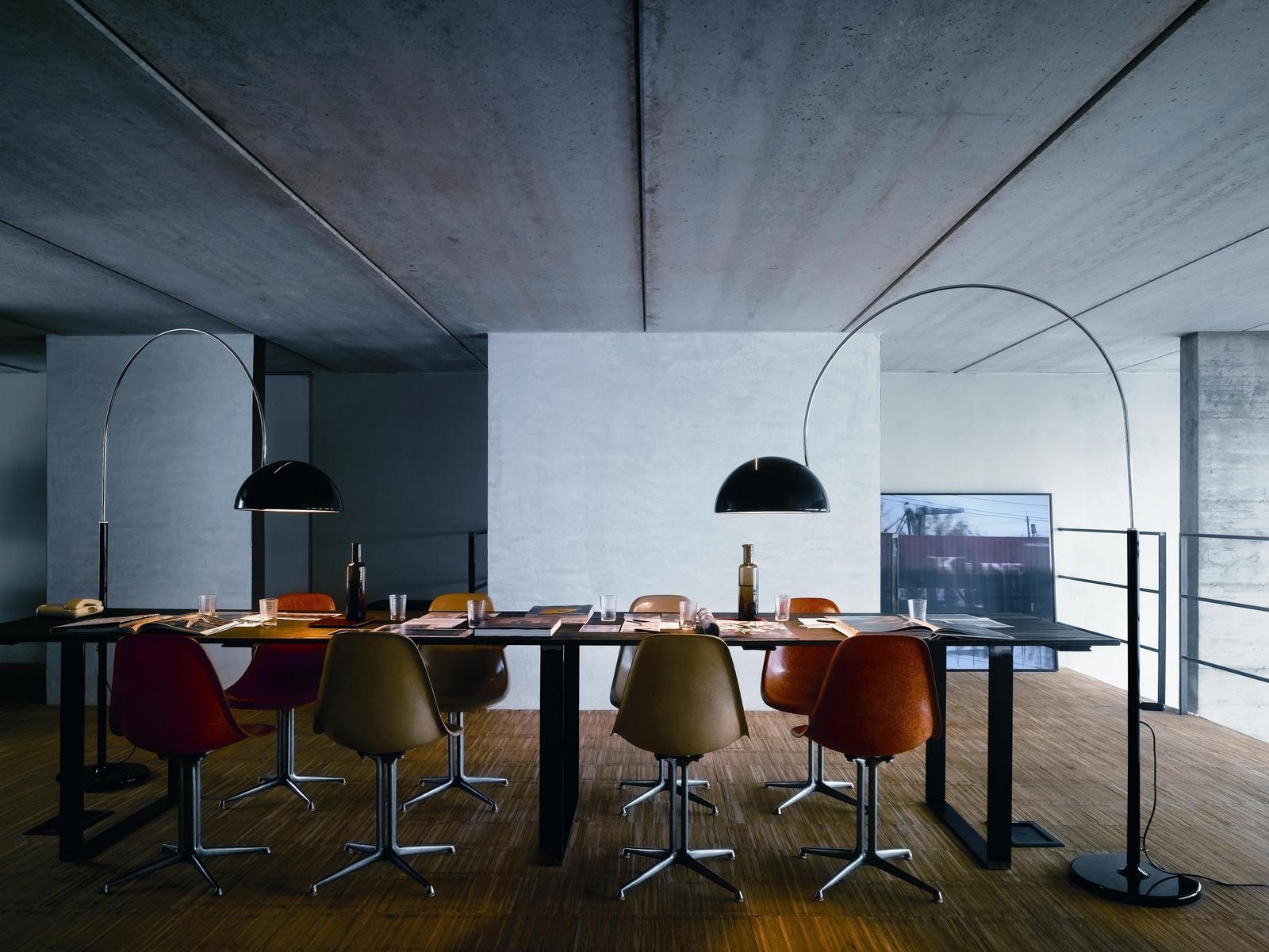 Direct light height-adjustable arc lamp | Coupé - 3320/r by Oluce