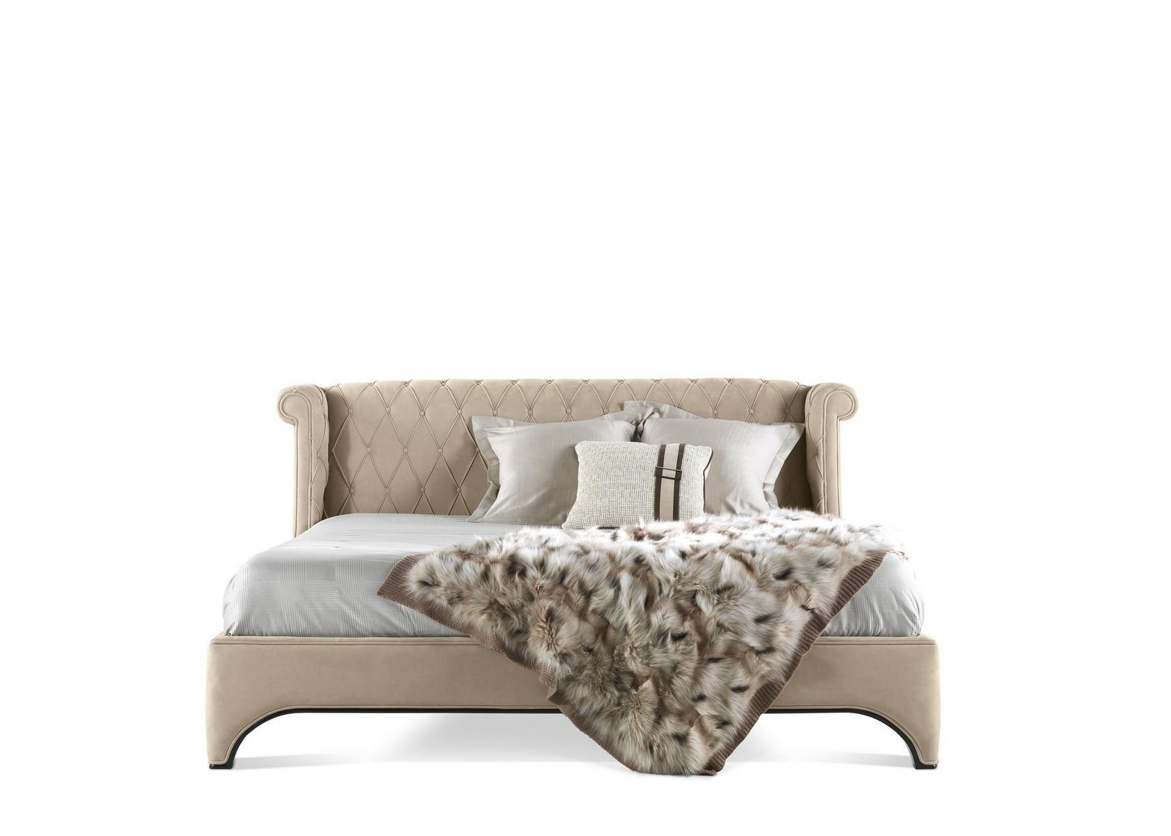King size bed with tufted headboard | Bradmore by Gianfranco Ferre Home
