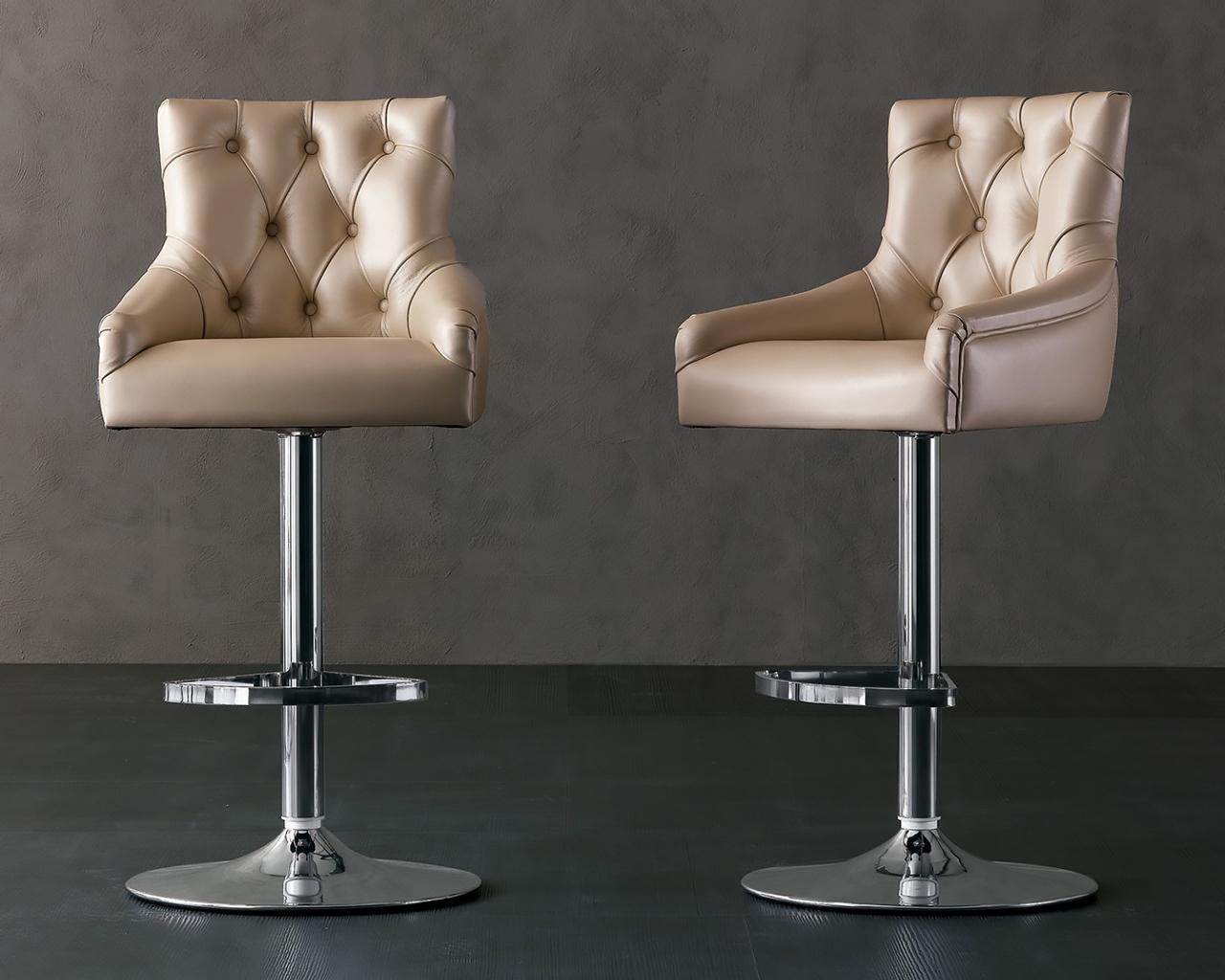 Nabuk chair in a luxury style | Itaca by Rugiano