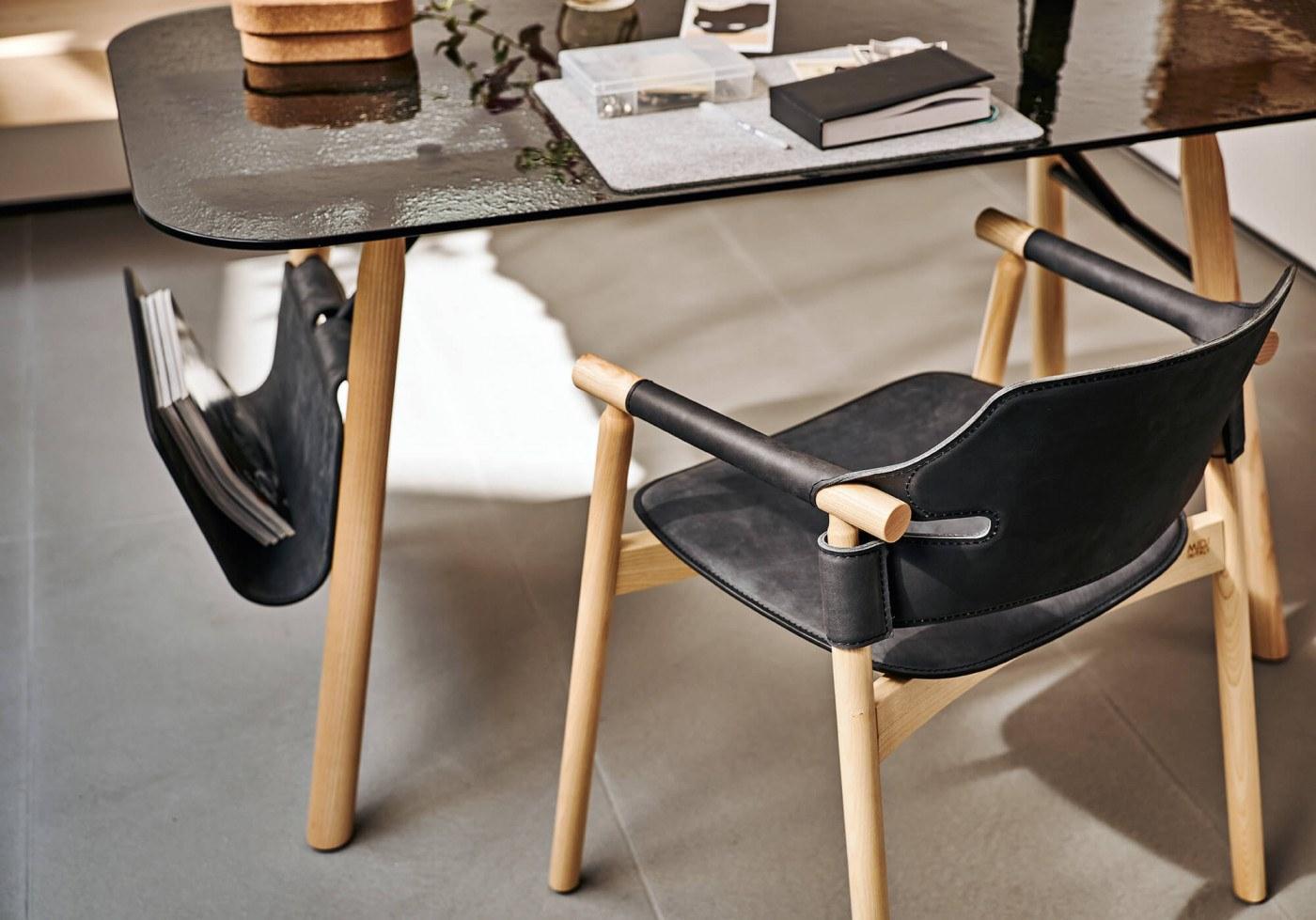 Rectangular desk in ash and glass top | Suite by Midj