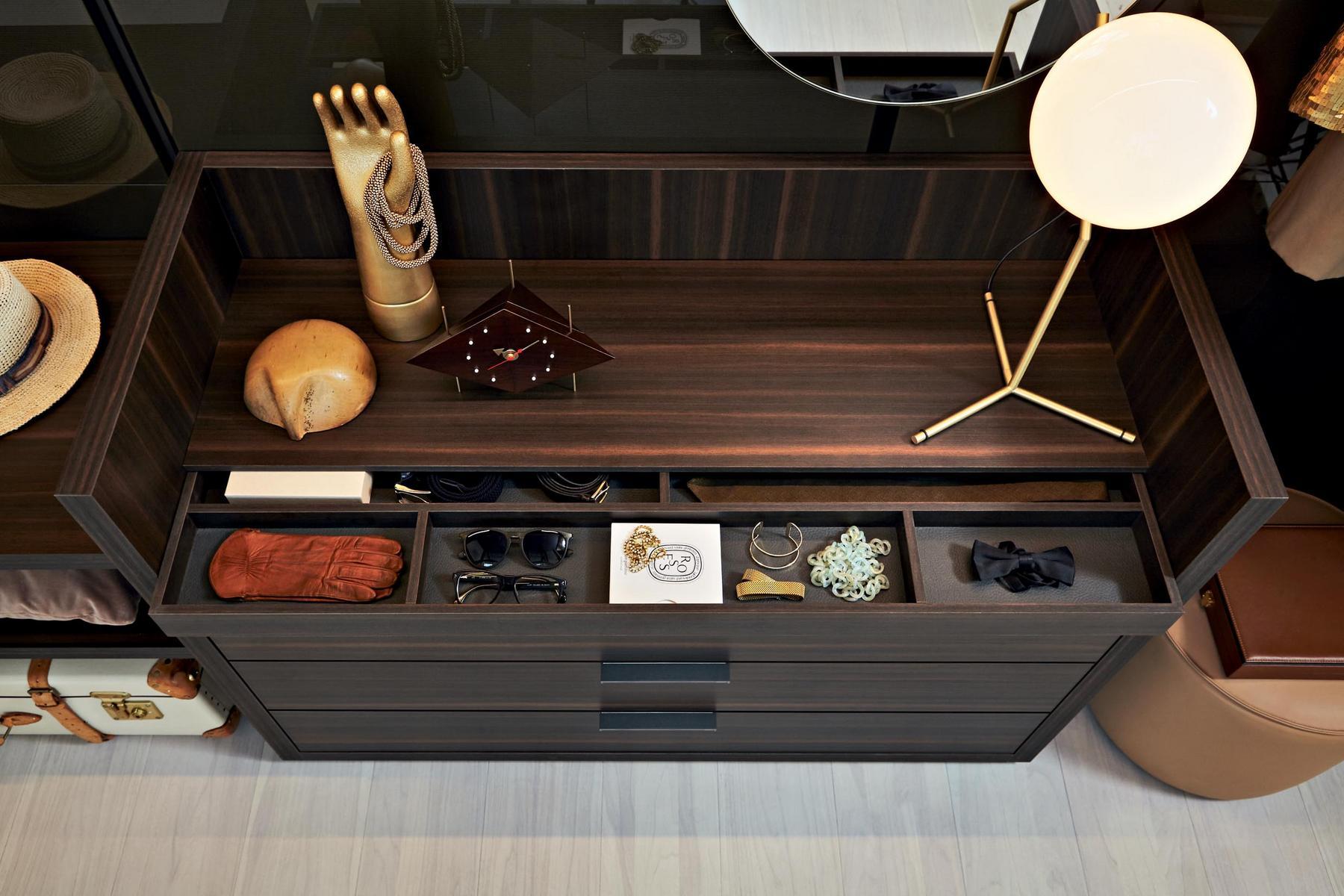 Wooden chest of drawers | Gliss Master Island by Molteni