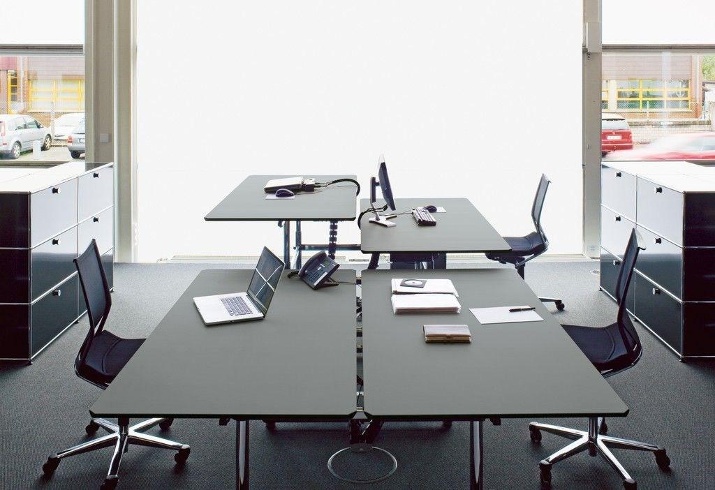 Height-adjustable workstation desk | Kitos Table by USM