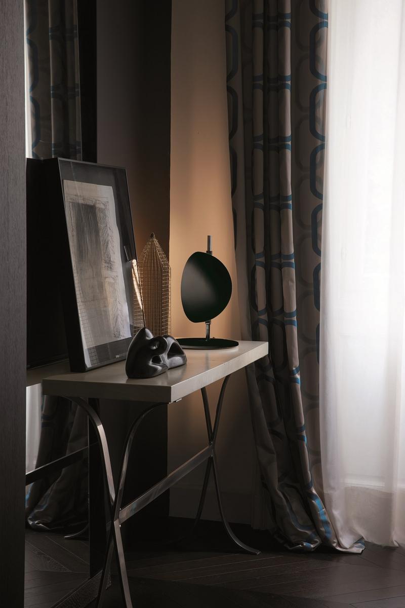 Low voltage LED indirect light metal table lamp | Superluna - 297 by Oluce