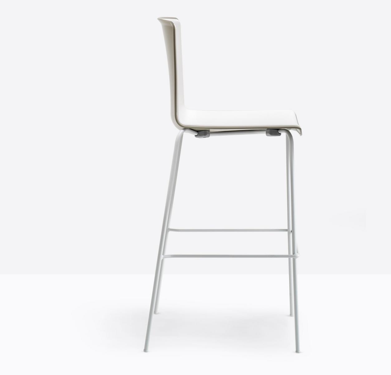 High polypropylene stool with footrest | Tweet 896 by Pedrali
