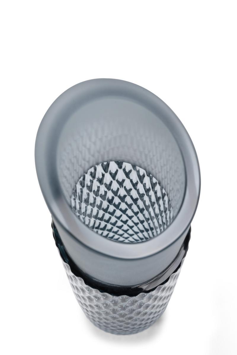 Glass vase | Lipstick by Visionnair