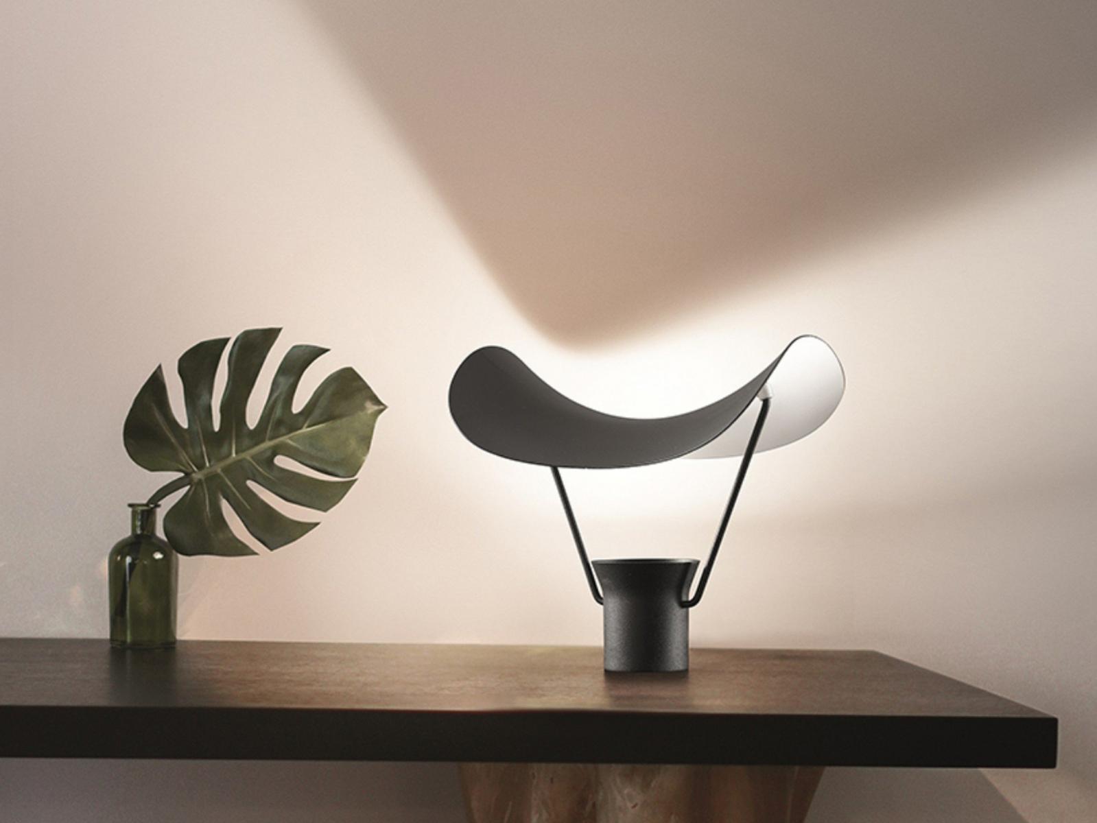 LED painted metal table lamp | Vollee Tl by Masiero