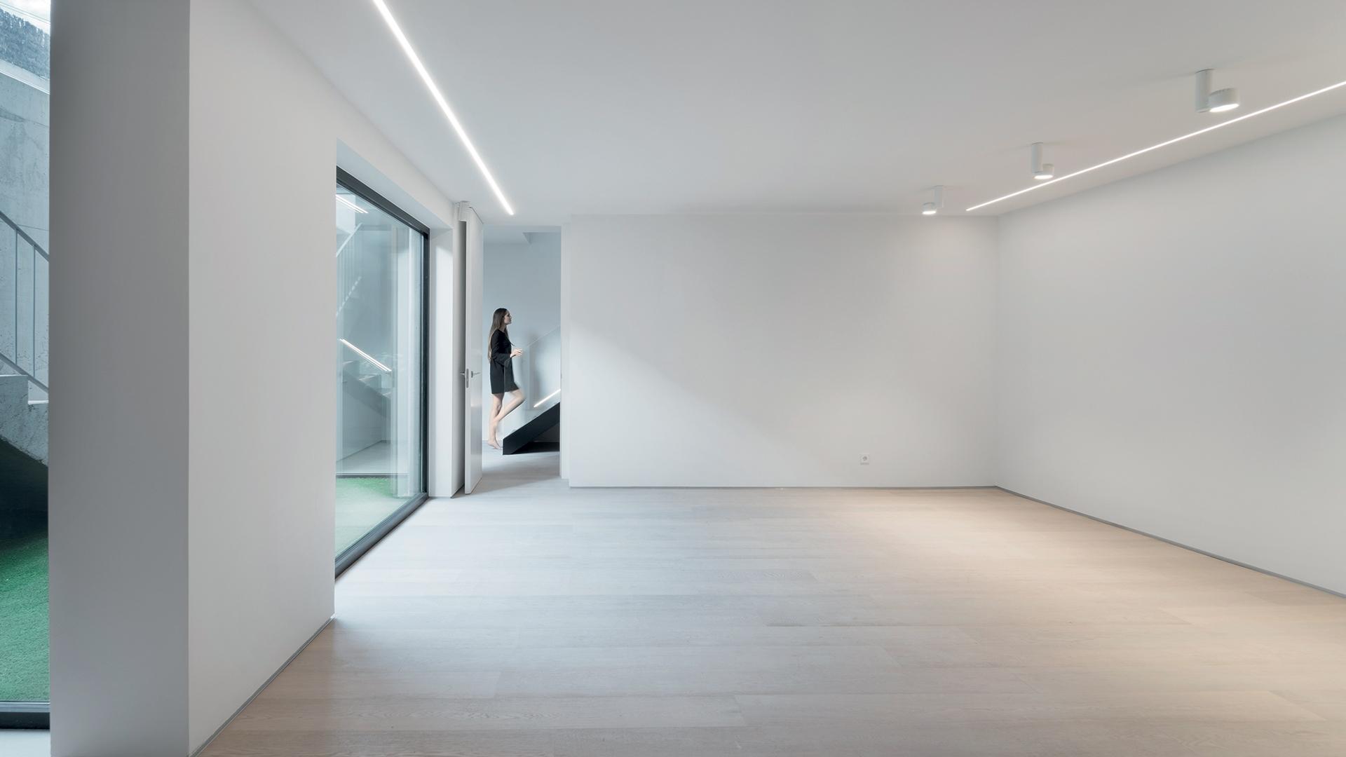 Aluminium linear lighting profile | Fifty Ho Trimless by Arkoslight