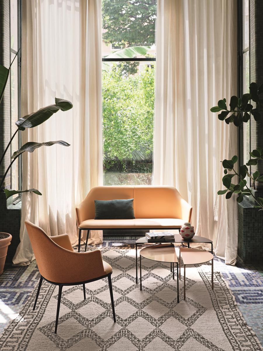 Painted metal coffee table | Hoodi by Midj