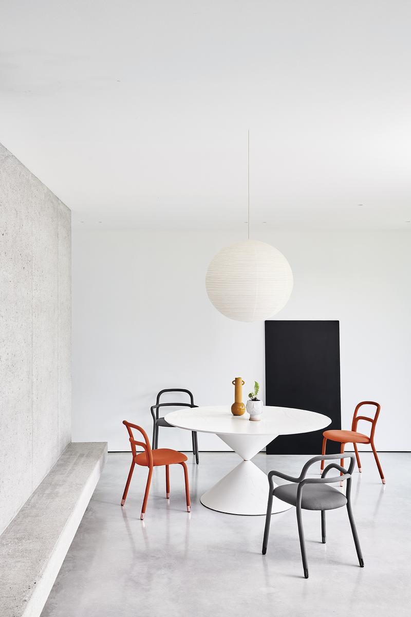 Armchair with four legs frame upholstered in fabric | Pippi P by Midj