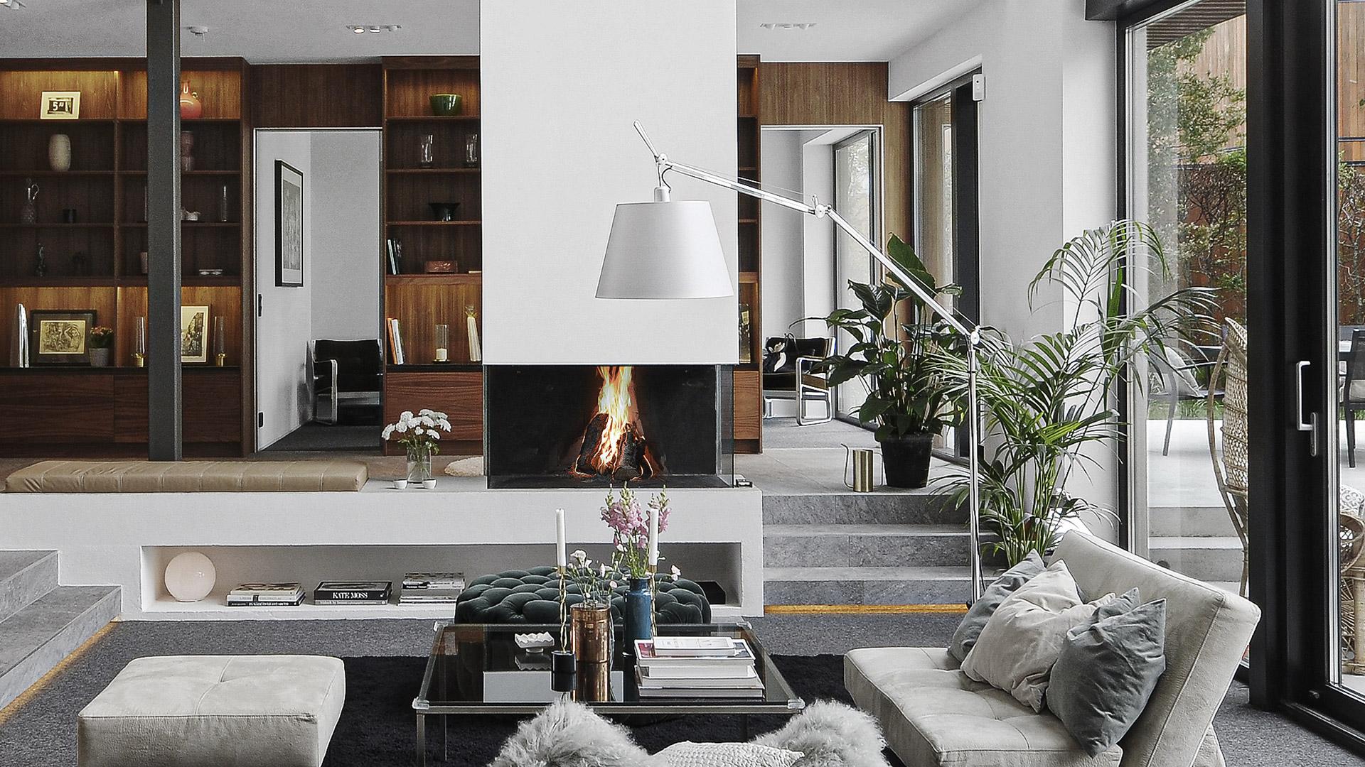 Satin floor lamp | Tolomeo Mega Floor by Artemide