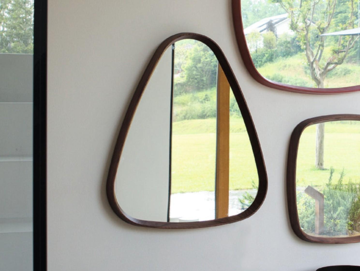 Wall-mounted mirror and wooden frame | Mix by Porada