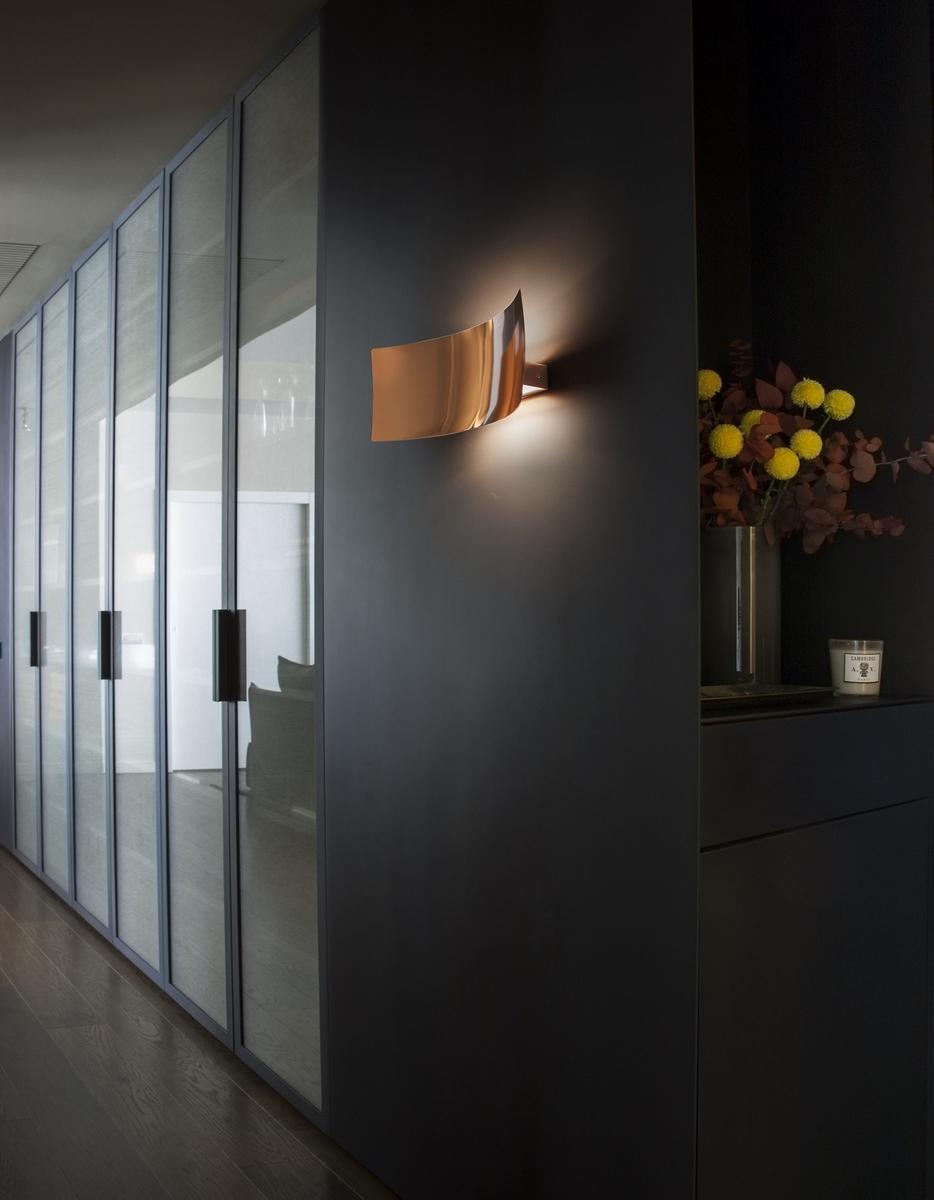 Direct light metal wall lamp | Lens - 151 by Oluce