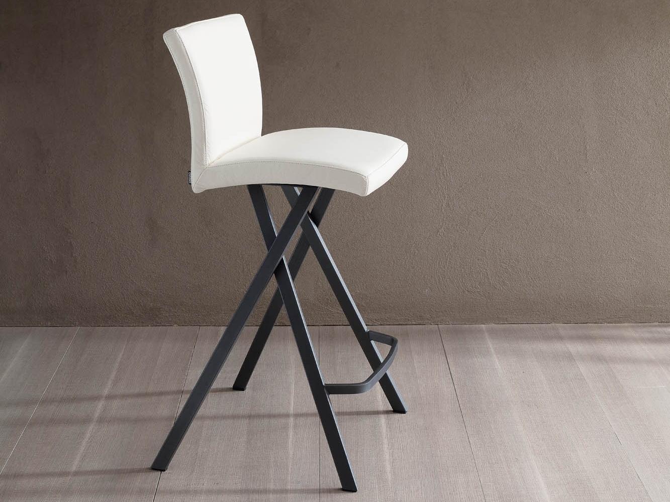 High upholstered leather stool | Etienne by Ozzio Italia