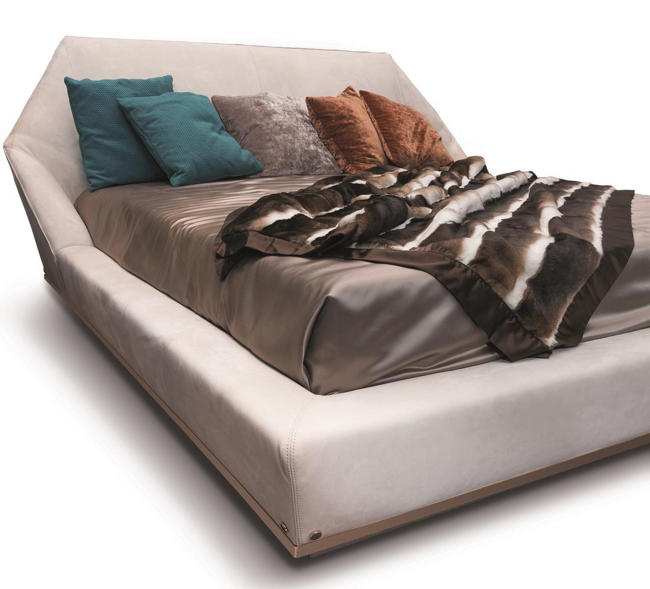 Velvet bed with high headboard | Yume by Longhi