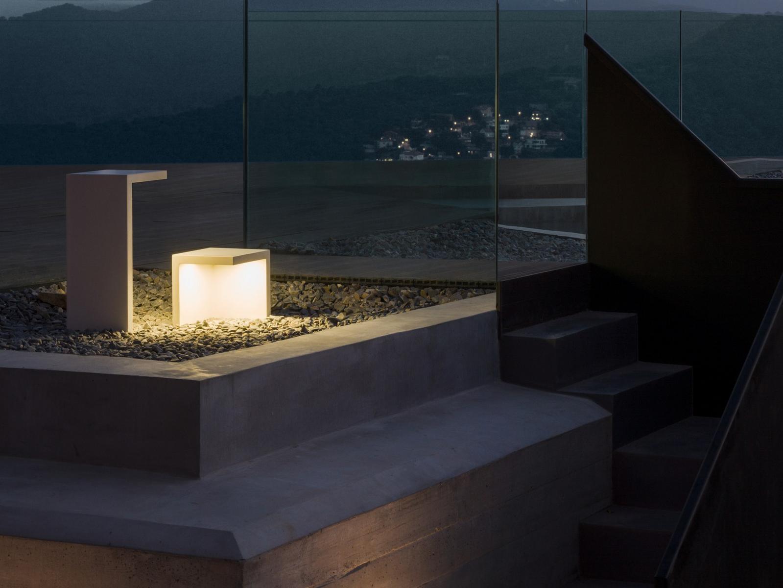 LED cement bollard light | Empty by Vibia