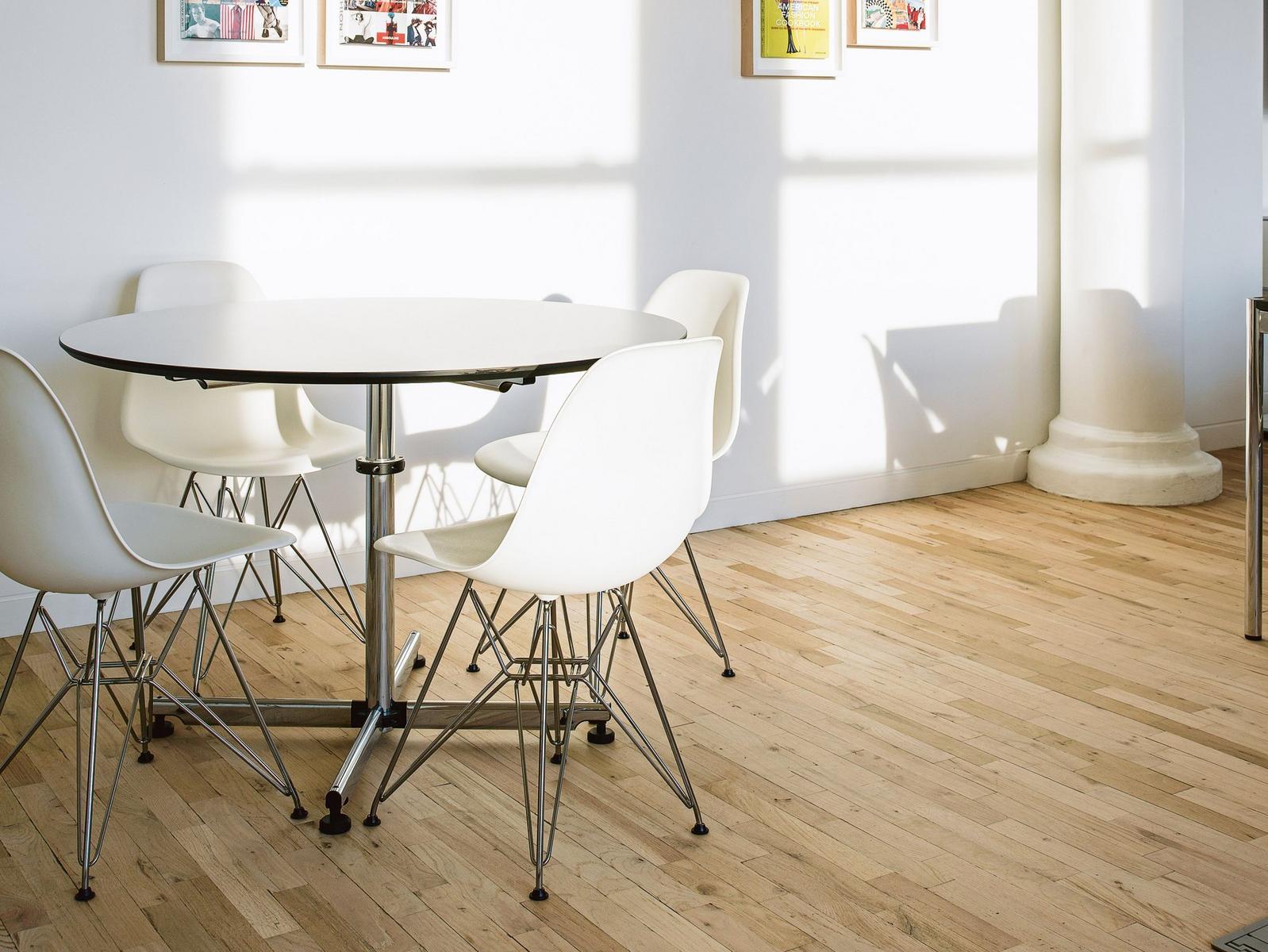 Coffee table with 4-star base | Kitos Coffee Table by USM