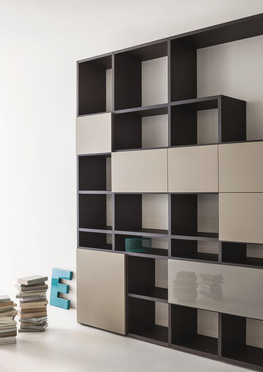 Sectional modular custom bookcase | Selecta by Lema