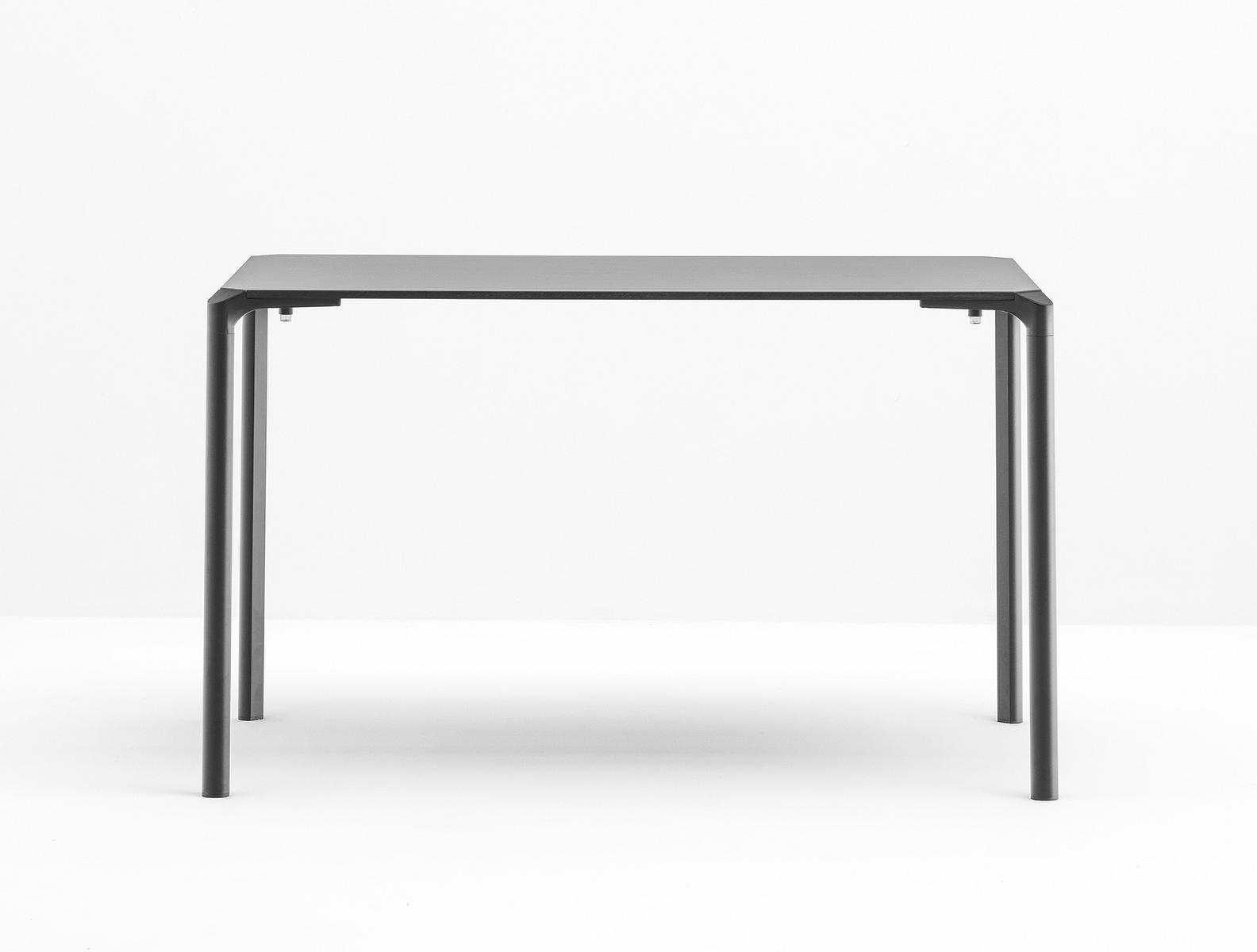 Stackable square aluminium table | Jump Tj4 by Pedrali