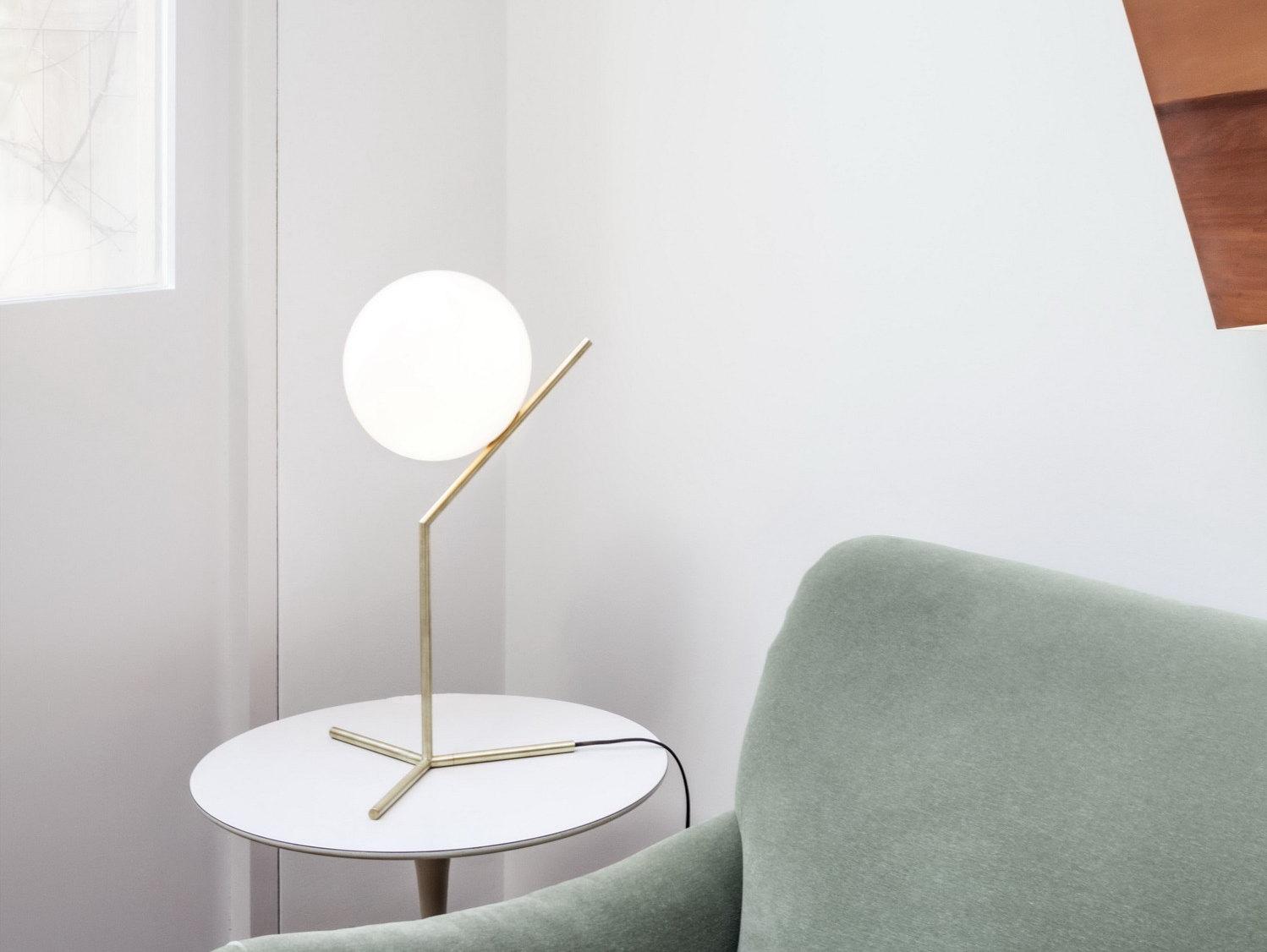 Brass table lamp with dimmer | Ic Lights T1 High by Flos
