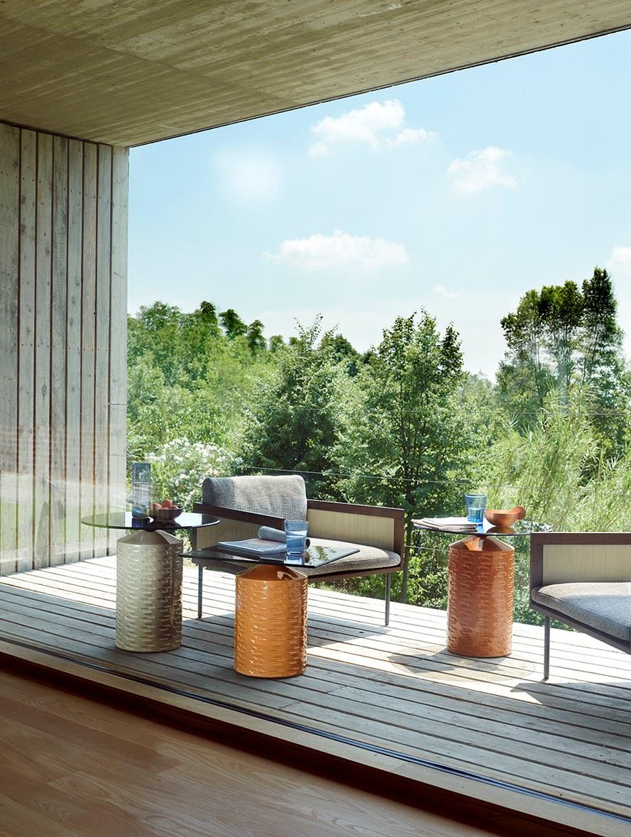 Armchair with armrests | Loom by Potocco