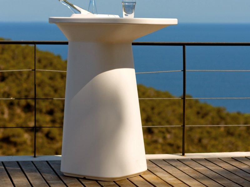Polyethylene high table | Moma Aire High by Vondom