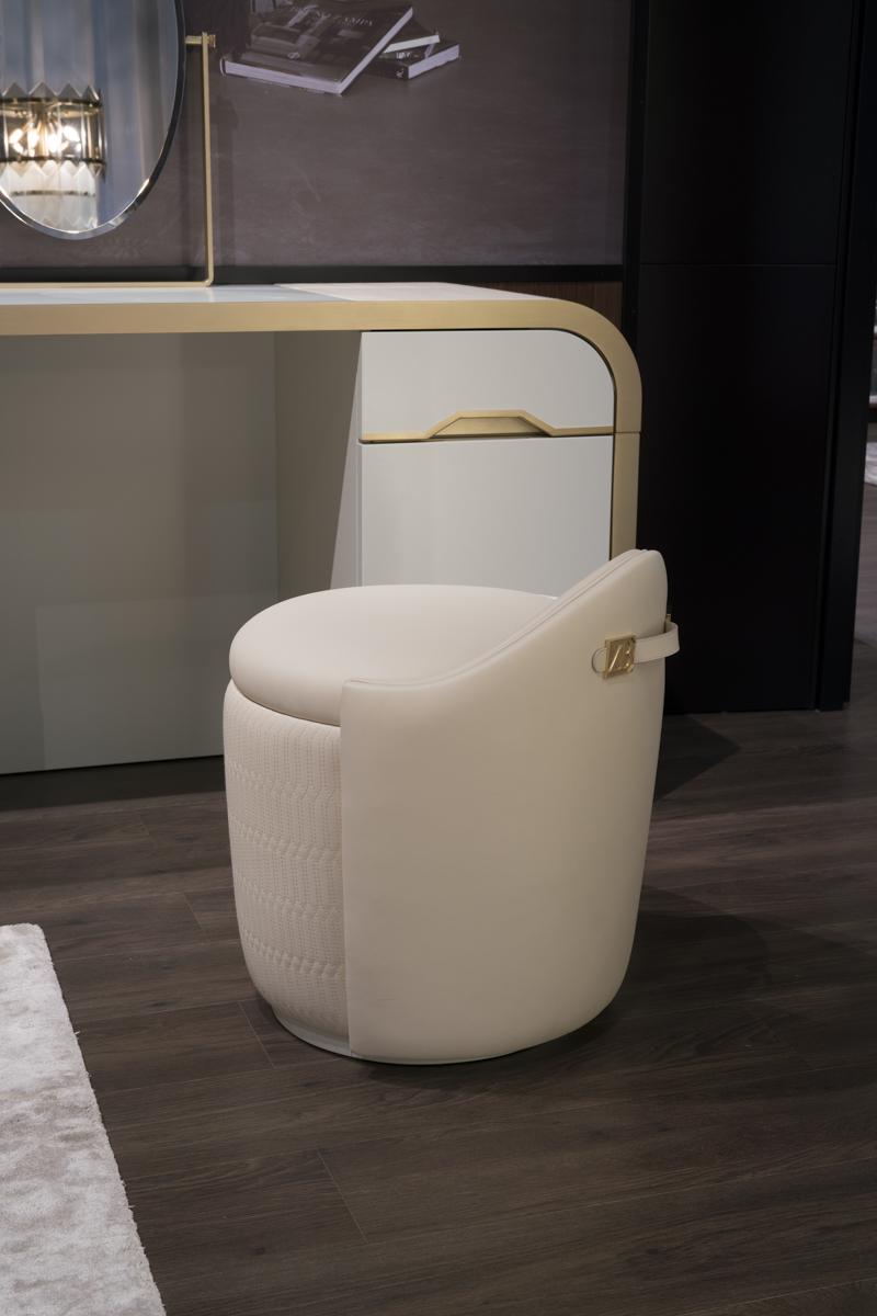 Round leather pouf | Kimberly by Bruno Zampa