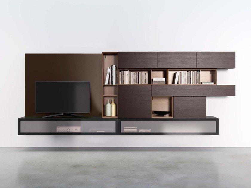Sectional wall-mounted modular storage wall | People P453 by Pianca