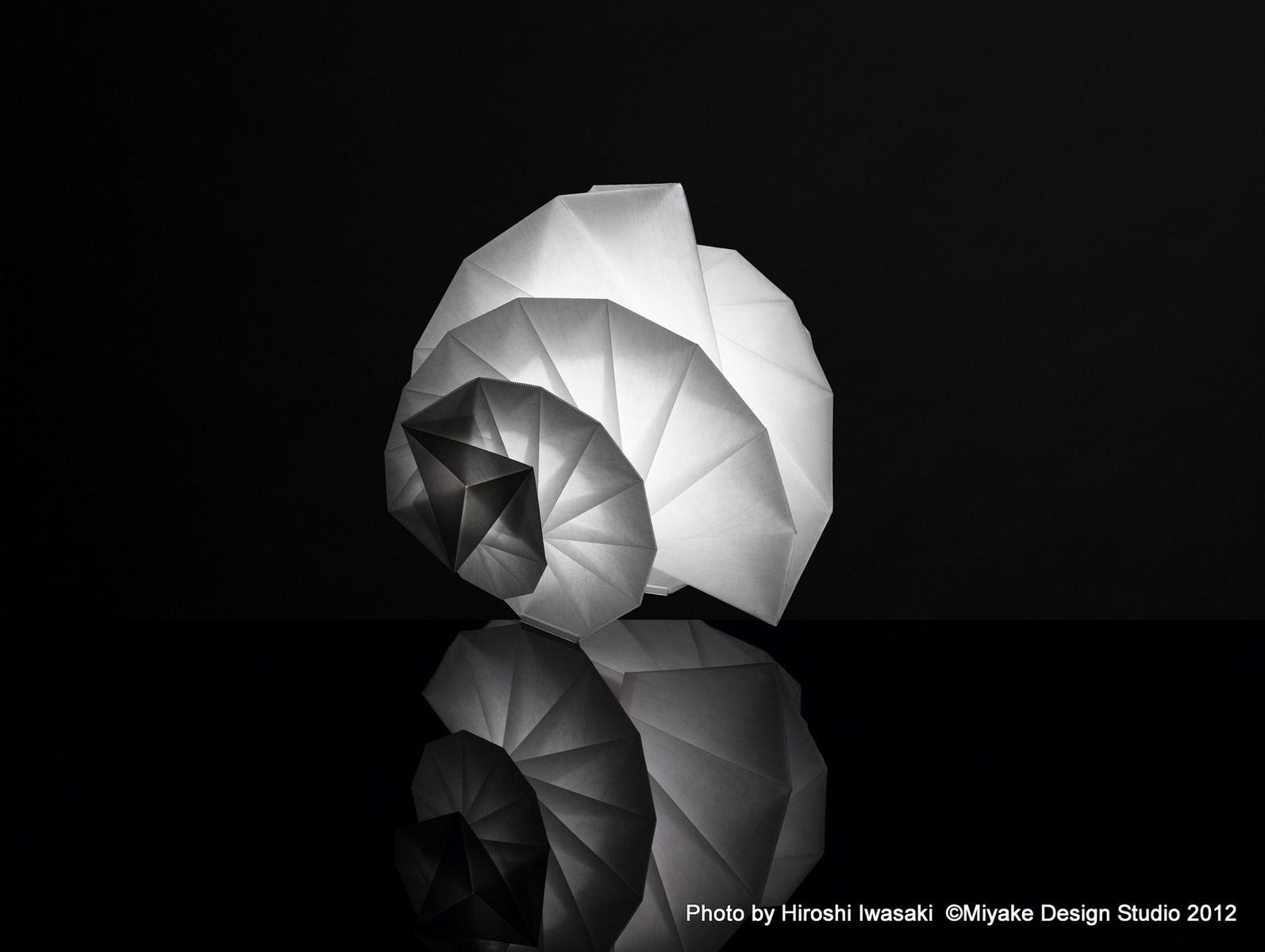 Table lamp / floor lamp | Mendori by Artemide