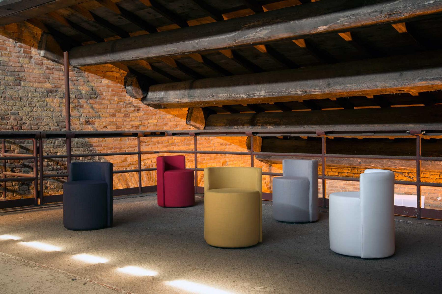 Upholstered fabric easy chair | Percy by Domingo salotti