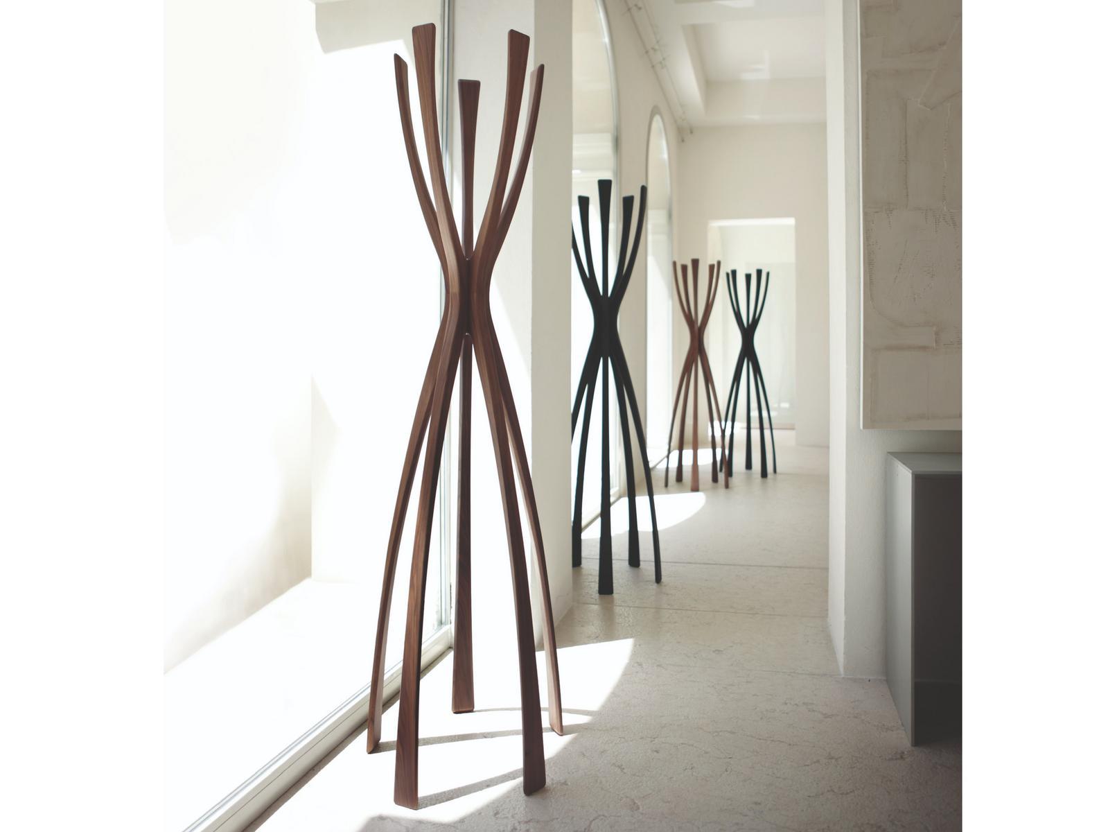 Walnut coat stand | Flamingo by Porada