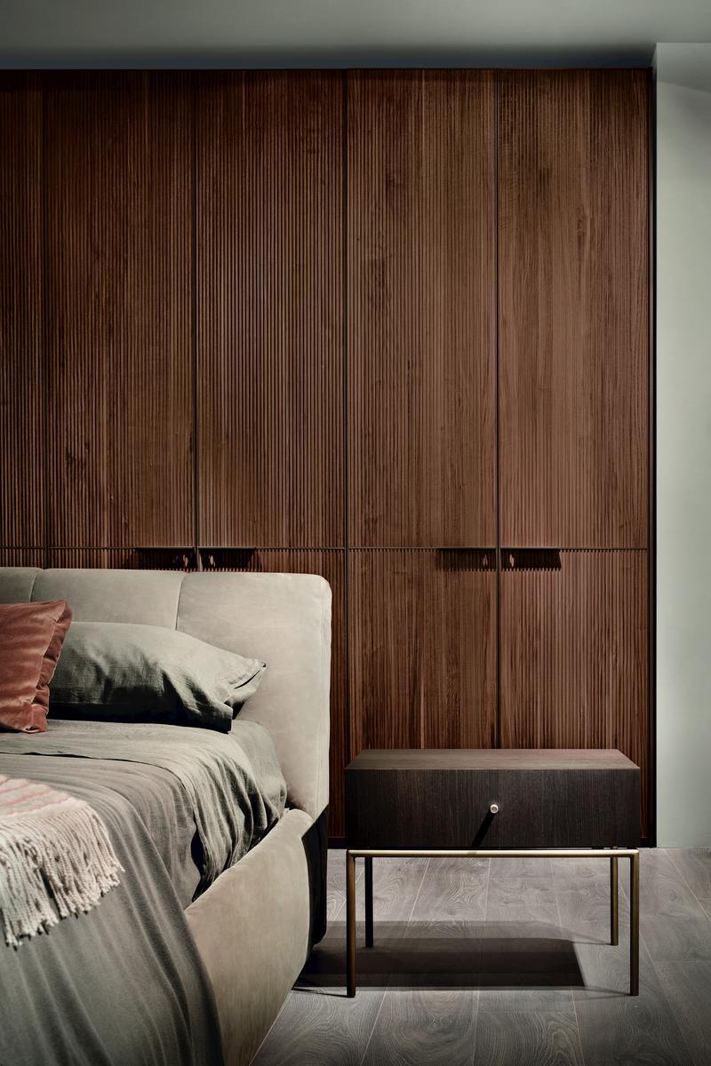 Upholstered fabric bed | Warp by Lema