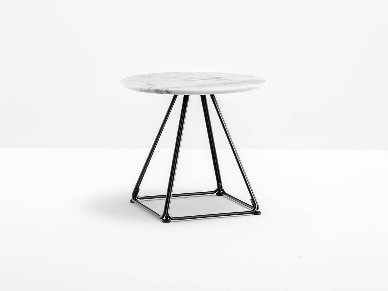 Low steel bistro side table | Lunar 5443 by Pedrali