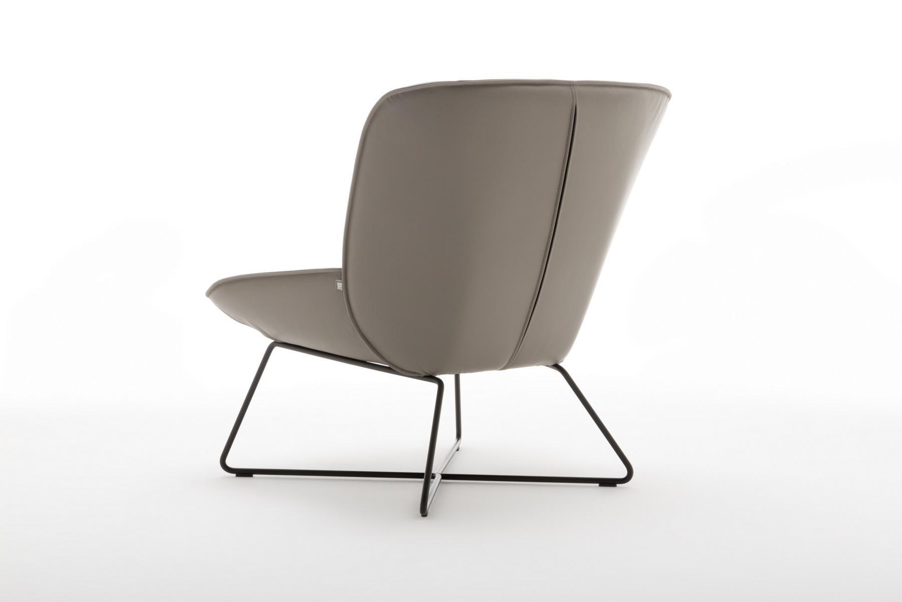 Upholstered leather armchair | 383 by Rolf Benz