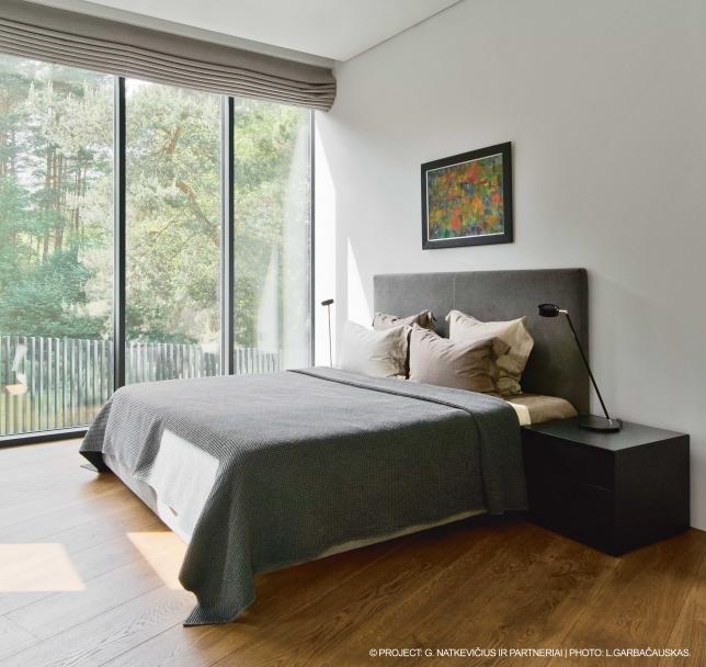 Fabric double bed with upholstered headboard | Oltre by Flexform