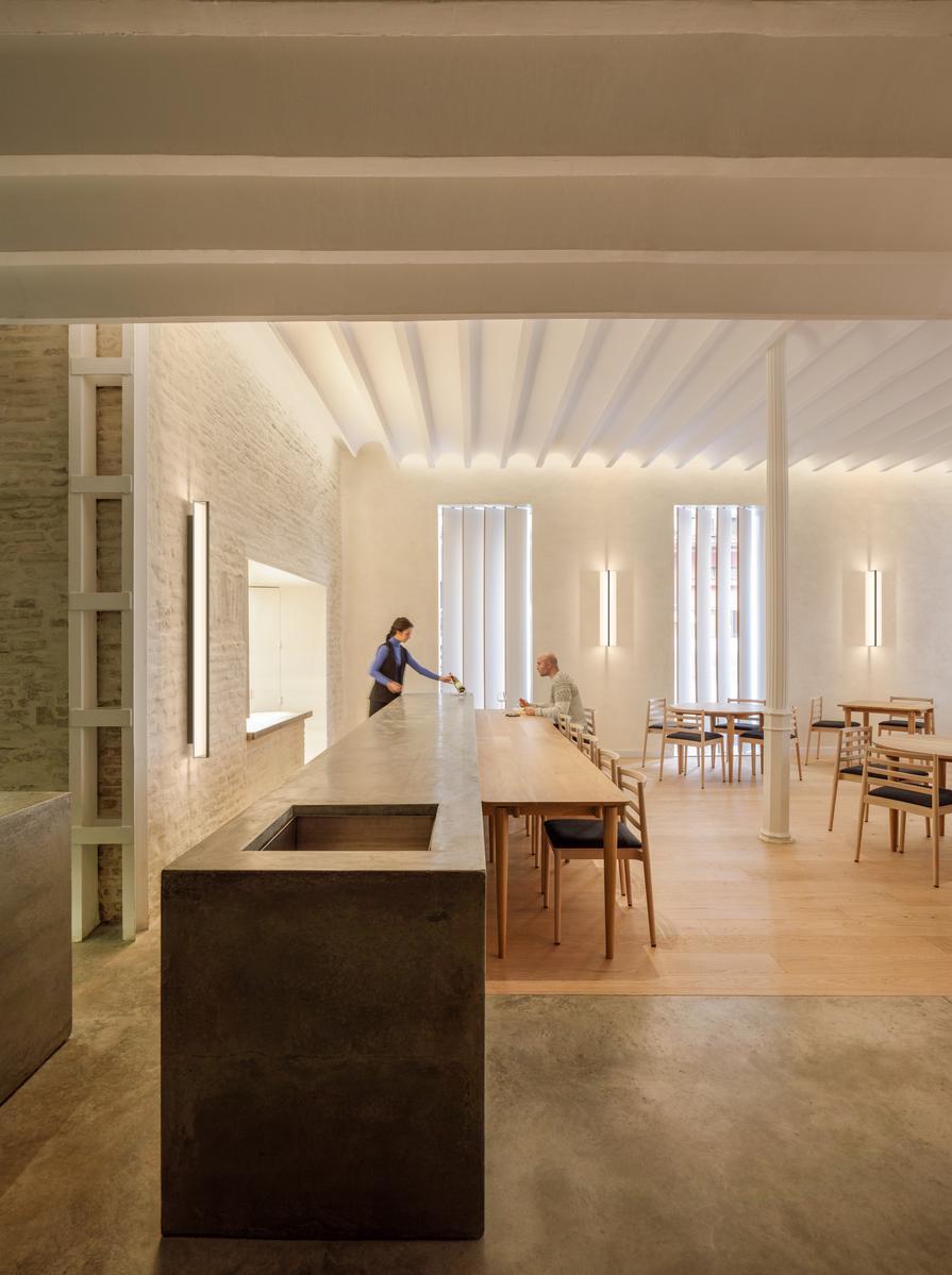 LED wall lamp | Kontur 6418 by Vibia