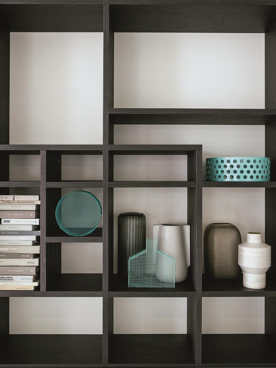 Sectional modular custom bookcase | Selecta by Lema