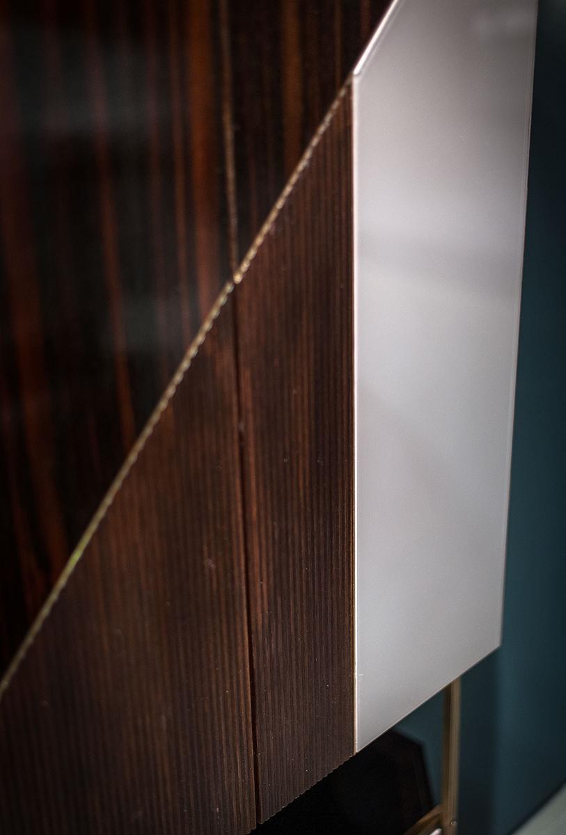 Wooden bar cabinet | Wireframe by Baxter