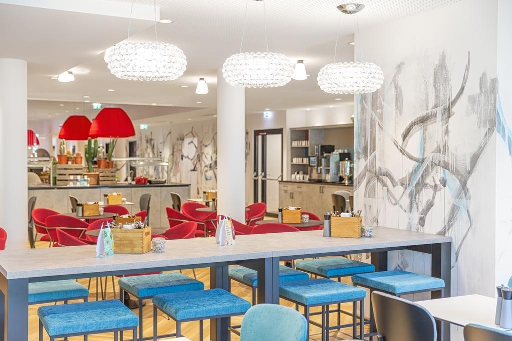 LED glass and aluminium ceiling lamp | Cup Cake by Dark