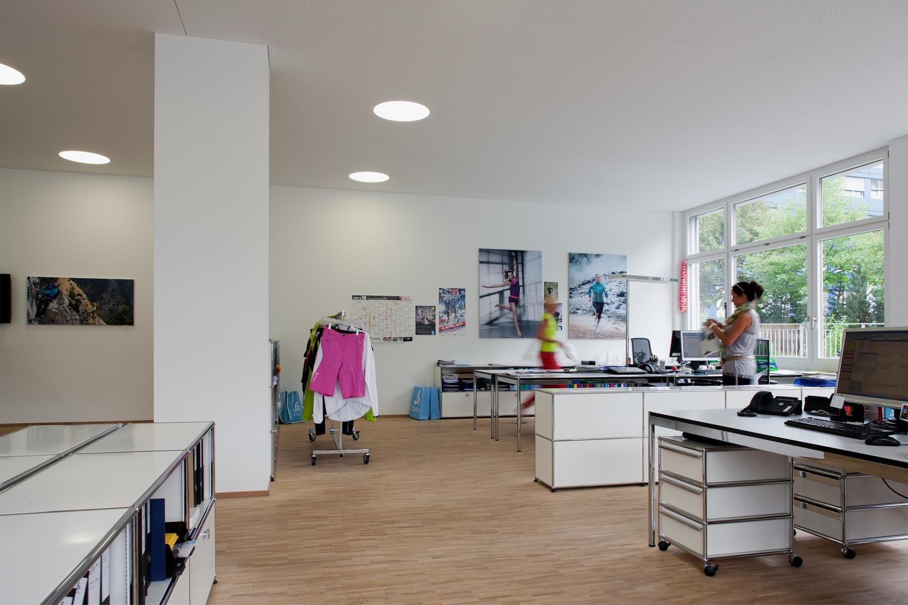 Rectangular laminate workstation desk | Haller Table For Shared Workstations by USM