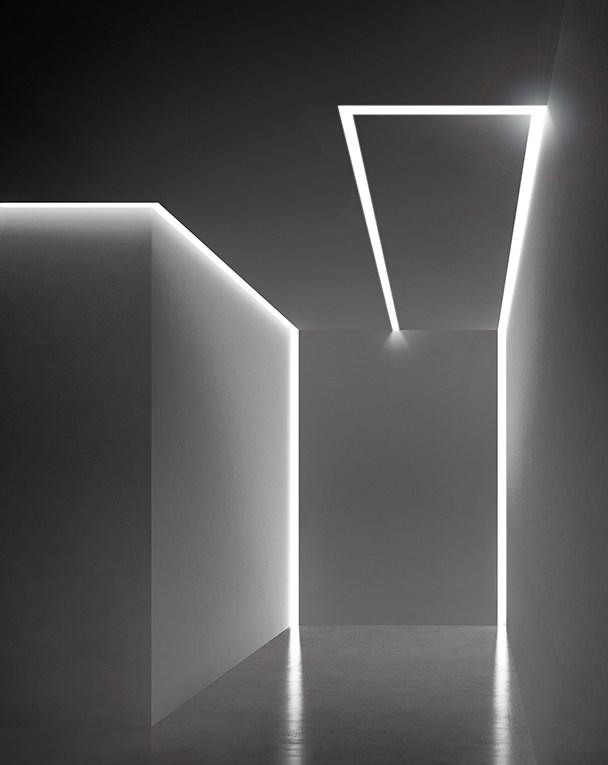Linear lighting profile | Manhattan by Panzeri