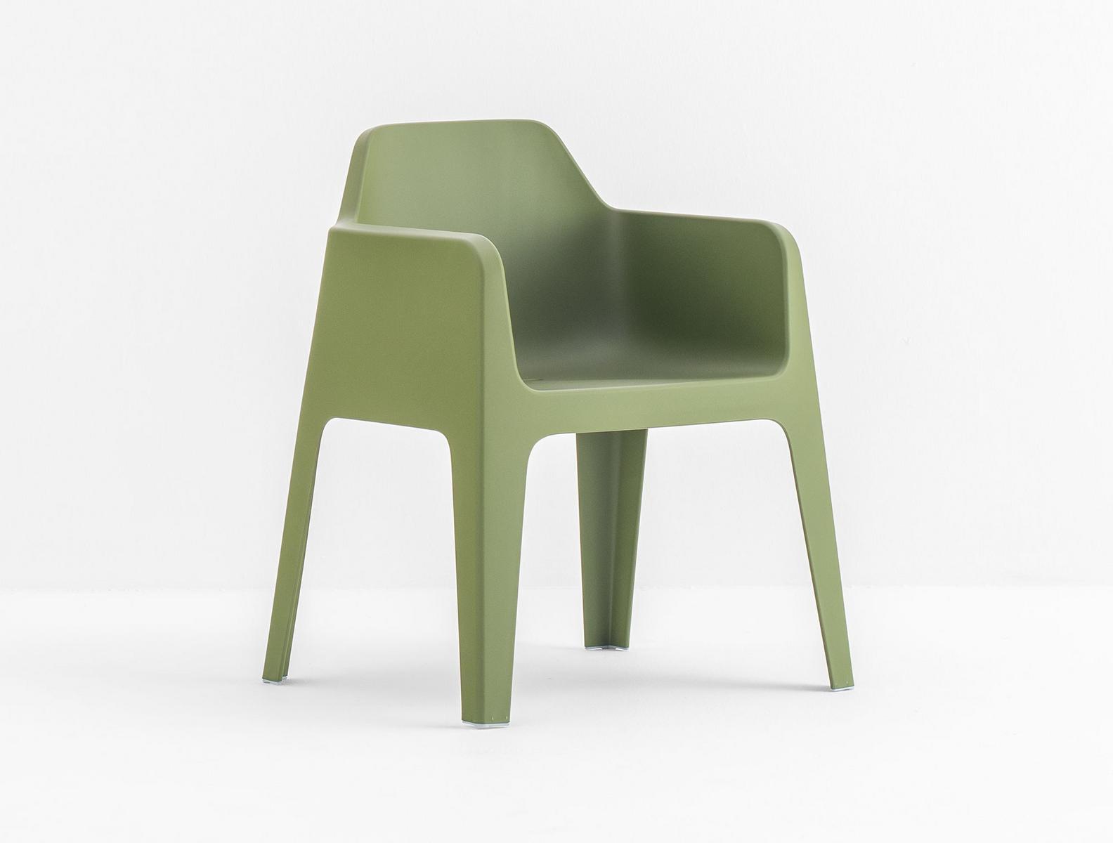 Stackable polypropylene chair | Plus 630 by Pedrali