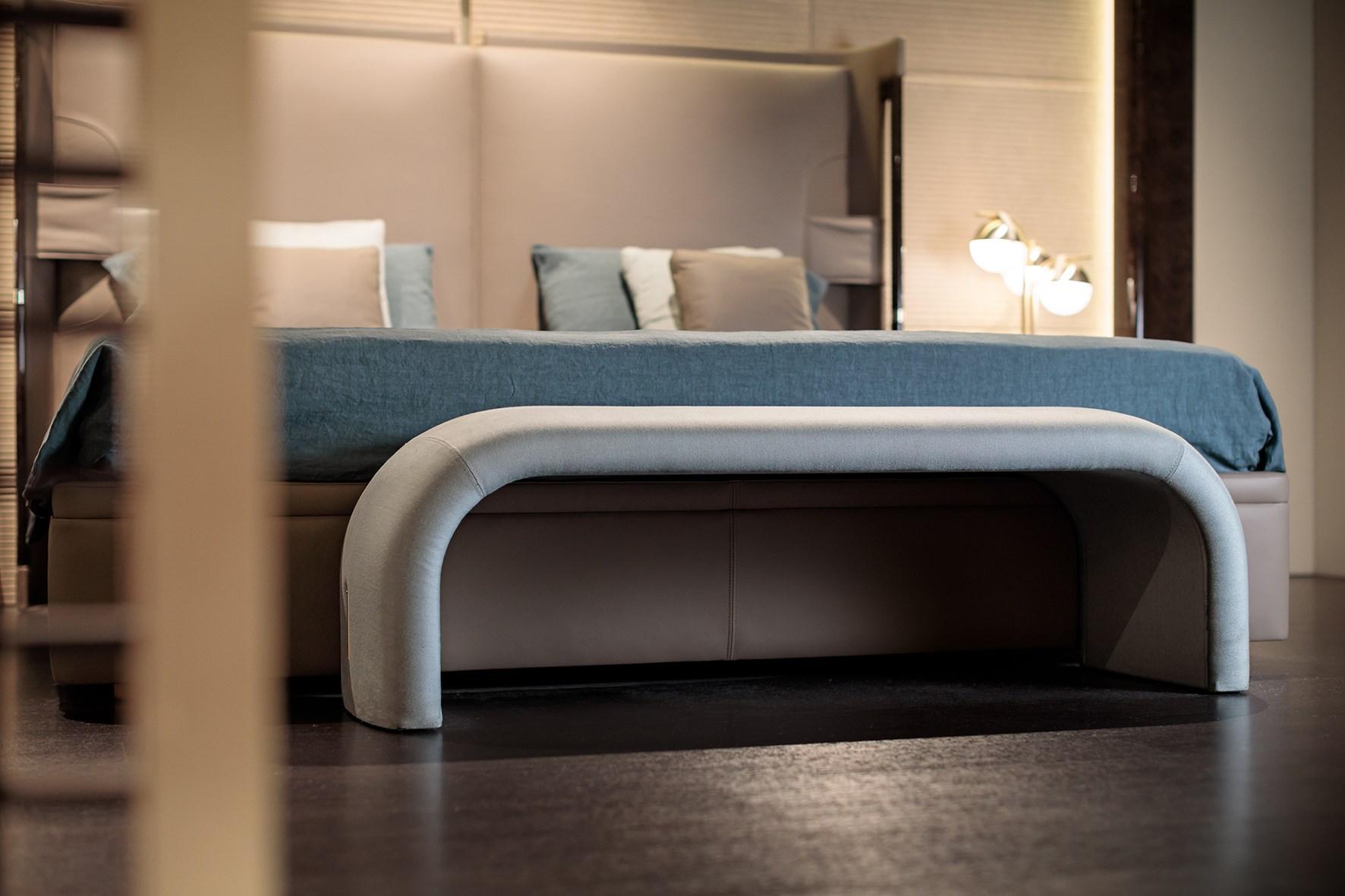 Upholstered fabric bench | Eclipse by Turri