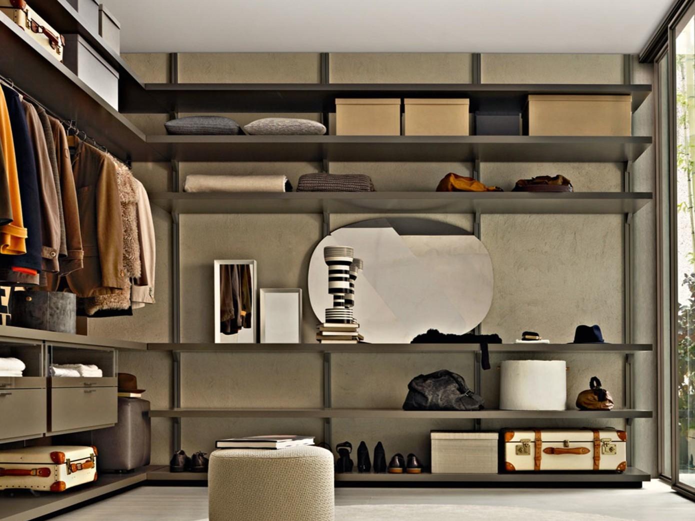 Sectional wood and glass walk-in wardrobe | Gliss Walk-in by Molteni