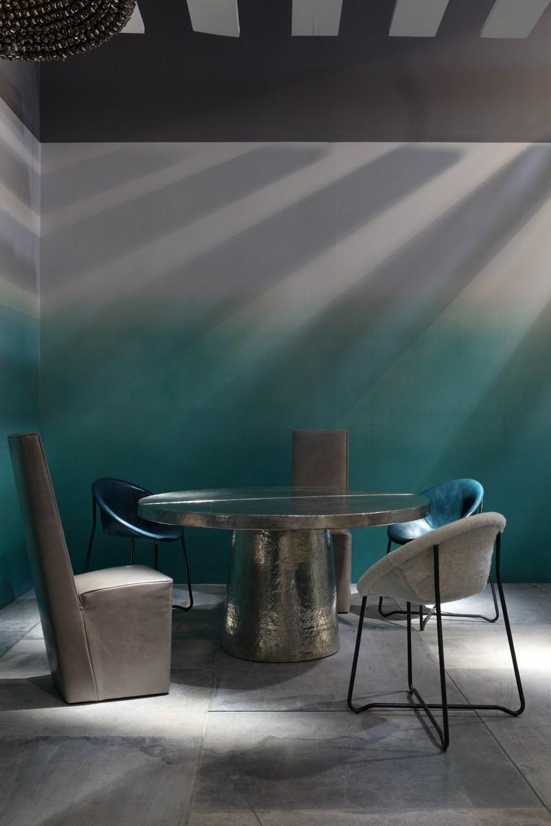 Round brass table | Cairo by Baxter