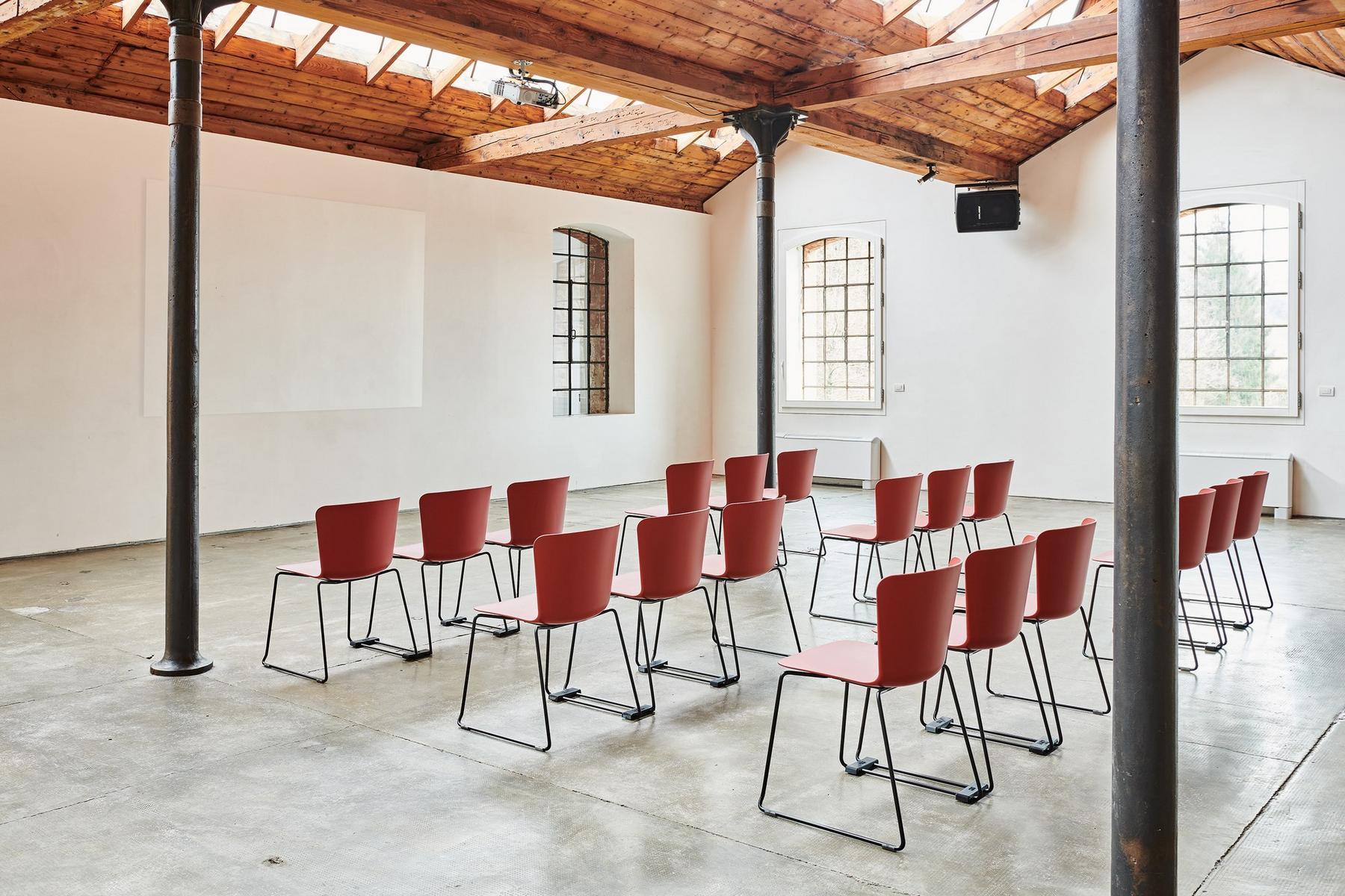 Sled base stackable polypropylene chair | Calla Sm T Pp by Midj