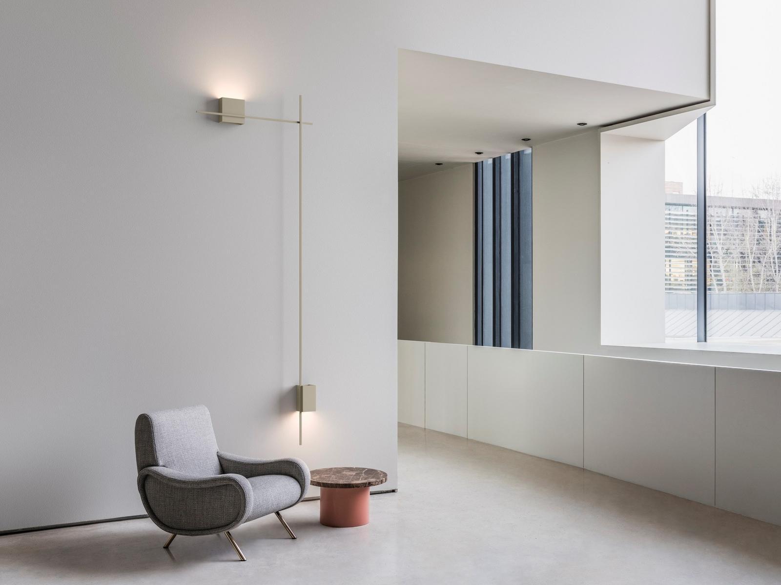 LED direct-indirect light aluminium wall light | Structural by Vibia