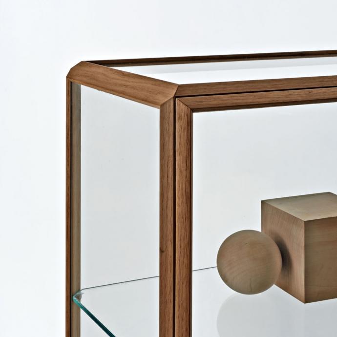 Display cabinet | 45° by Molteni