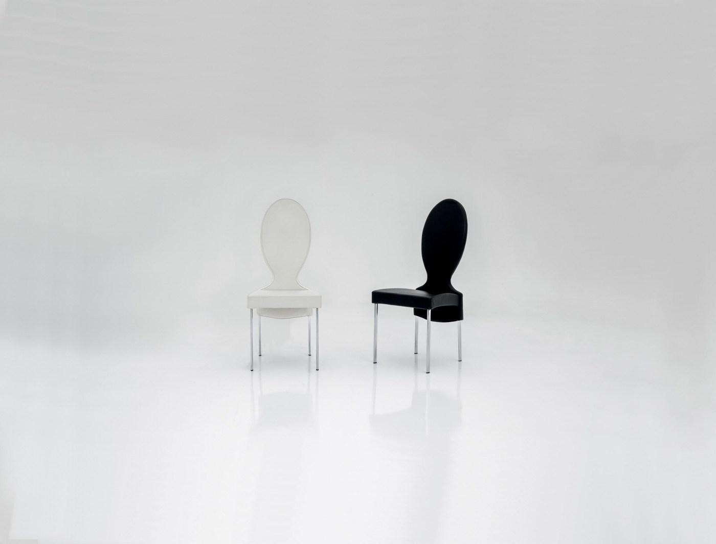 Medallion upholstered leather chair | Vivienne by Tonin Casa