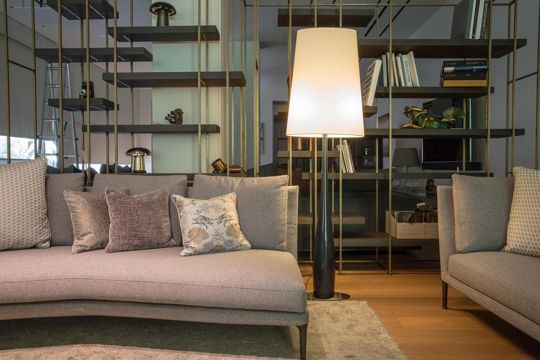 Floor lamp | M.me Butterfly by Contardi